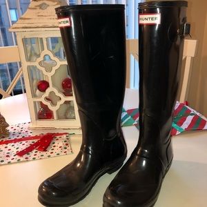Glossy Black Tall Hunter Boots!